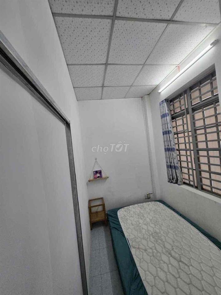 Phòng ban công, cửa sổ, bếp ngoài phòng full nội thất