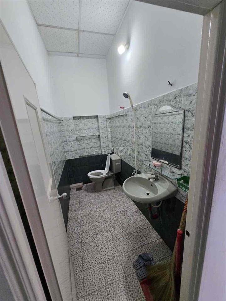 Phòng ban công, cửa sổ, bếp ngoài phòng full nội thất