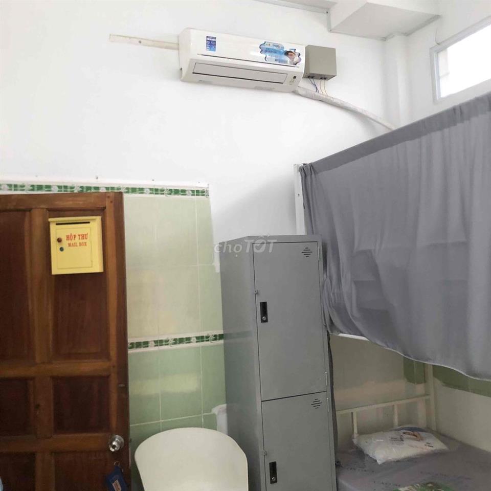 Nữ ở ghép sát cạnh ĐH Công Thương tại 24 Lê Trọng Tấn