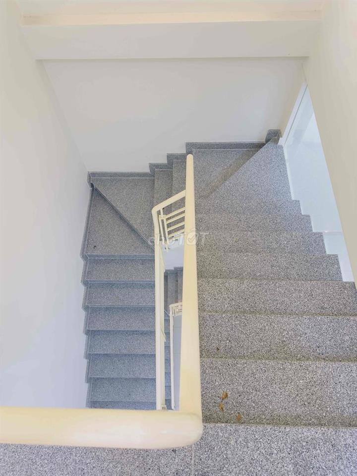 Cho thuê nhà 68/33 Út Tịch, 3 tầng ST, 4,2x20m, 25tr/tháng