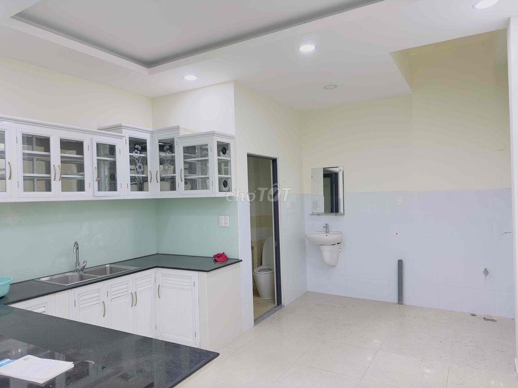 Cho thuê nhà 68/33 Út Tịch, 3 tầng ST, 4,2x20m, 25tr/tháng