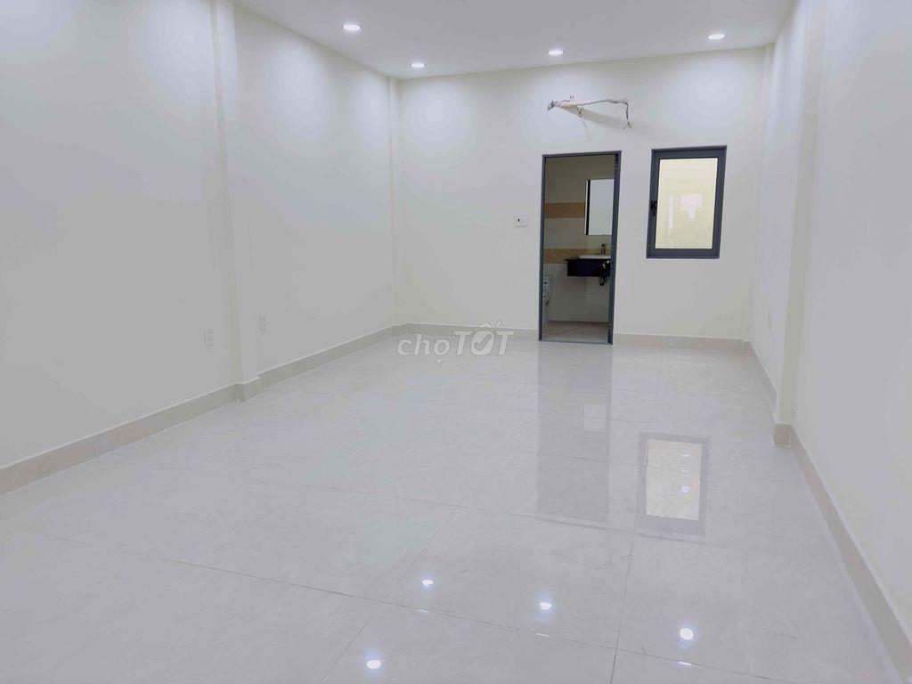 Cho thuê nhà 68/33 Út Tịch, 3 tầng ST, 4,2x20m, 25tr/tháng