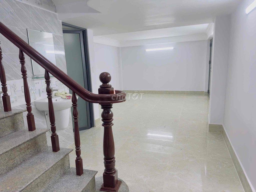 Cho Thuê nhà MT 389 Nguyễn Trọng Tuyển, 4x18m, 4 Tầng ST, (dt sàn 168)