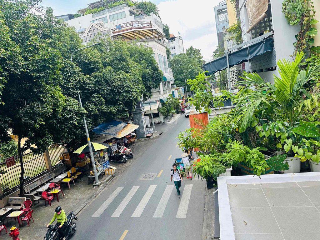 Cho Thuê nhà MT 389 Nguyễn Trọng Tuyển, 4x18m, 4 Tầng ST, (dt sàn 168)