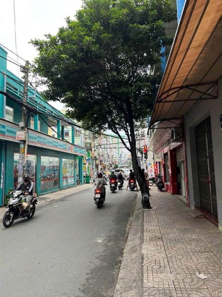 Bán nhà mặt tiền kinh doanh