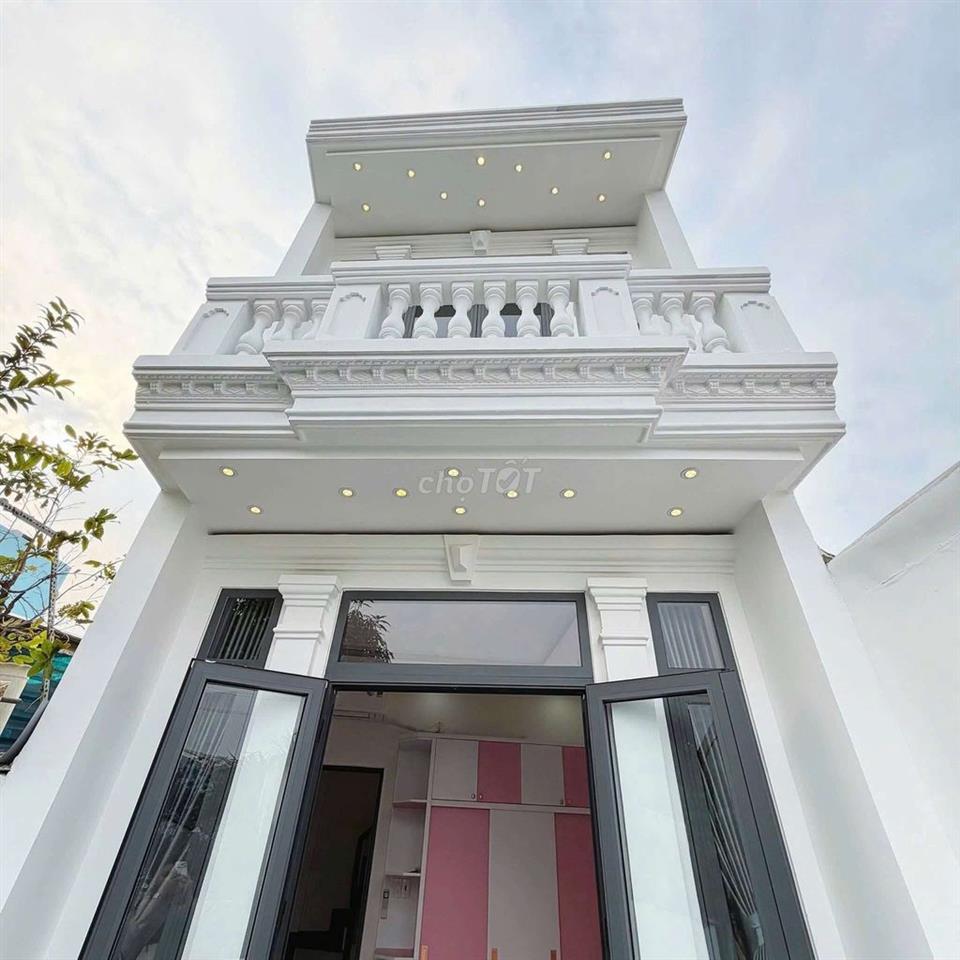 Nhà Phạm Văn Chiêu đt 3.2x10m 2 lầu sổ riêng hoàn công đủ