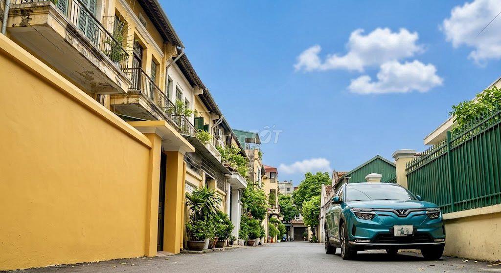 5 tỷ nhỉnh - 40m2 x 2 lầu, 1 xẹt - hẻm xe hơi ngay CV Hoàng Văn Thụ