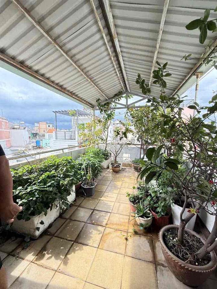 nhà hai mặt tiền thoán mát