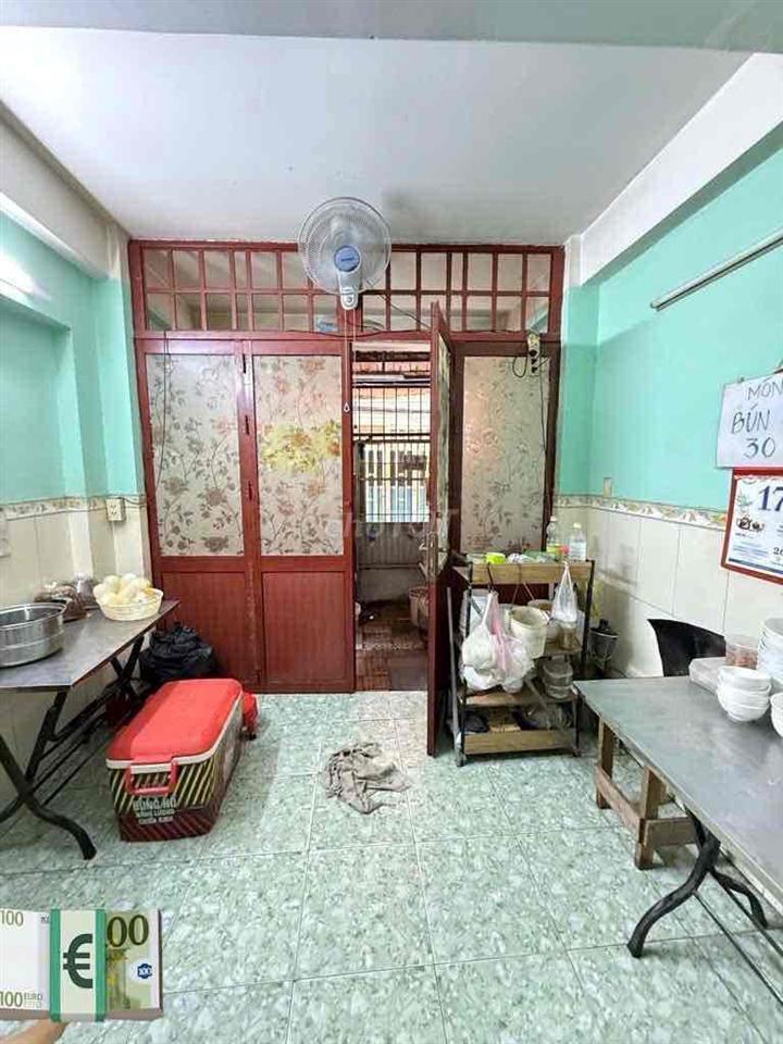 nhà hai mặt tiền thoán mát