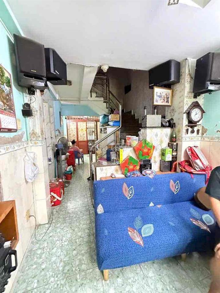 nhà 2 mặt tiền