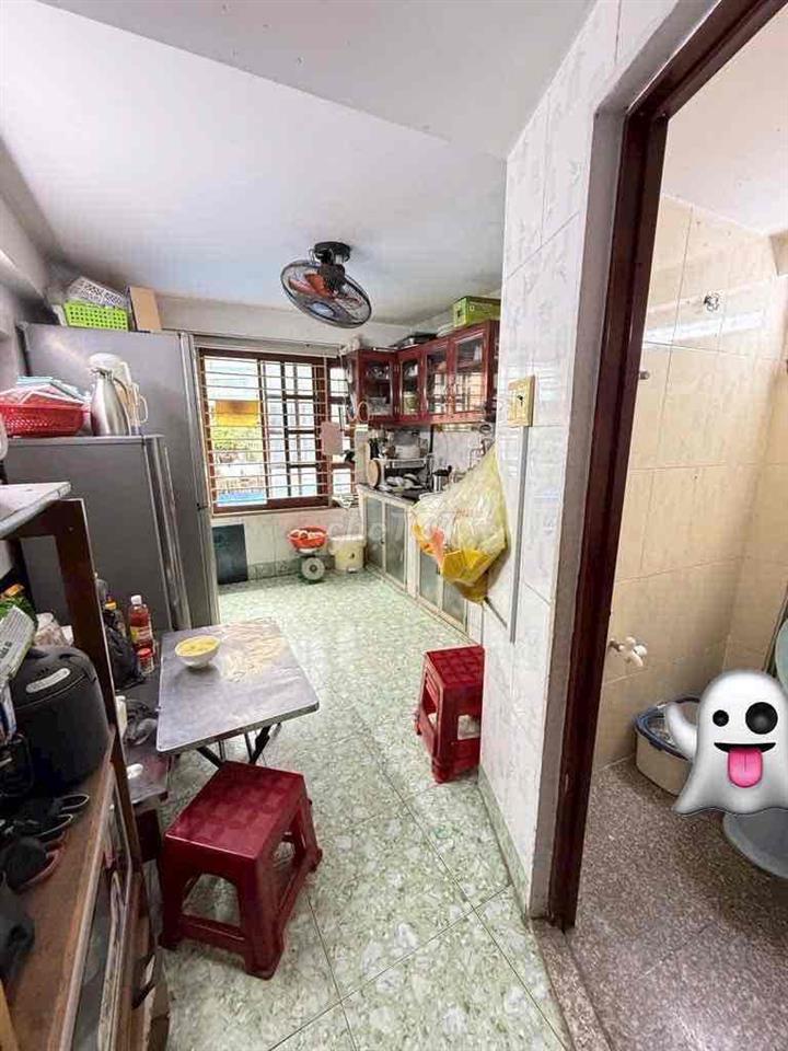 nhà 2 mặt tiền