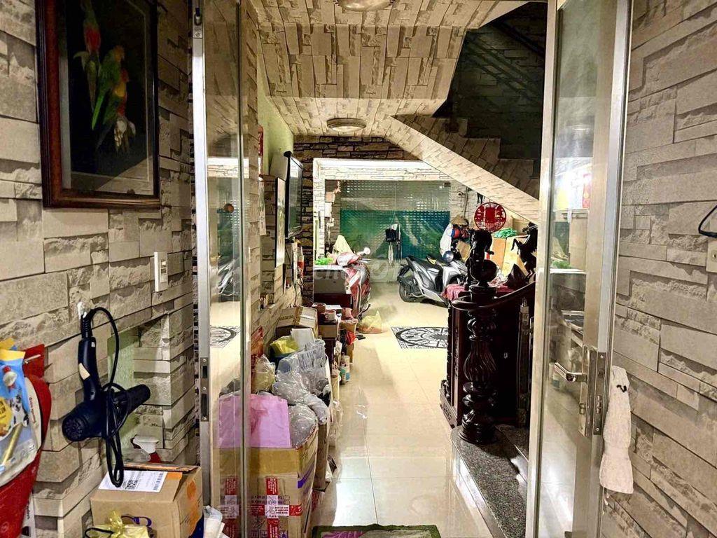 Mặt Tiền Giác Viên (LLQ cũ) Ngay Đầm Sen - 5 tầng BTCT chủ gấp bán