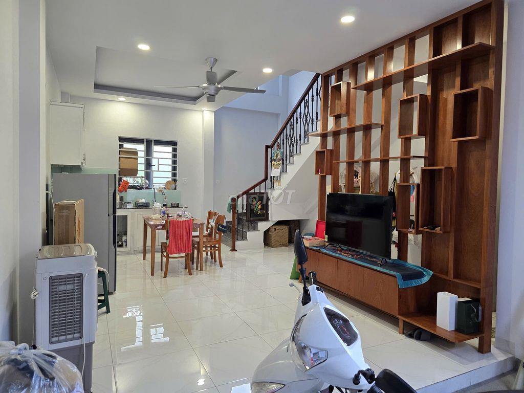 chính chủ bán nhà mới đẹp, hẻm an ninh, yên tĩnh