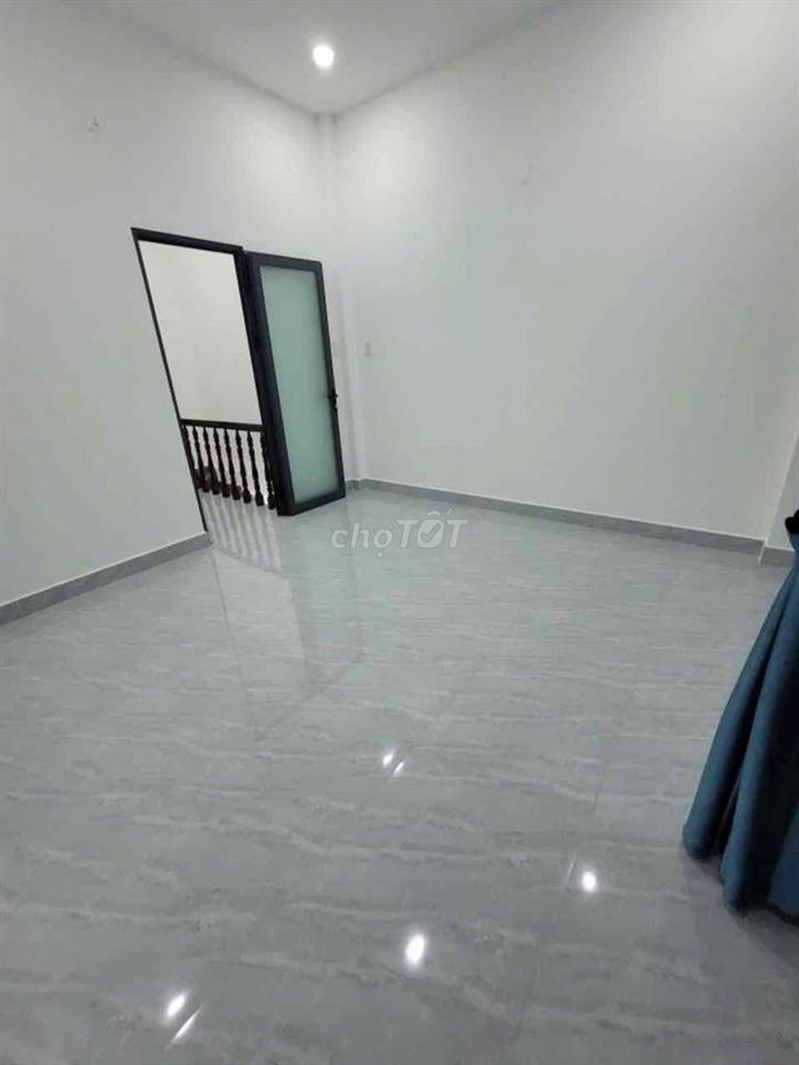 Siêu hiếm nhà mới cách mt Phạm Văn Bạch 10m,dt: 4x10m. Chỉ 4,68 tỷ