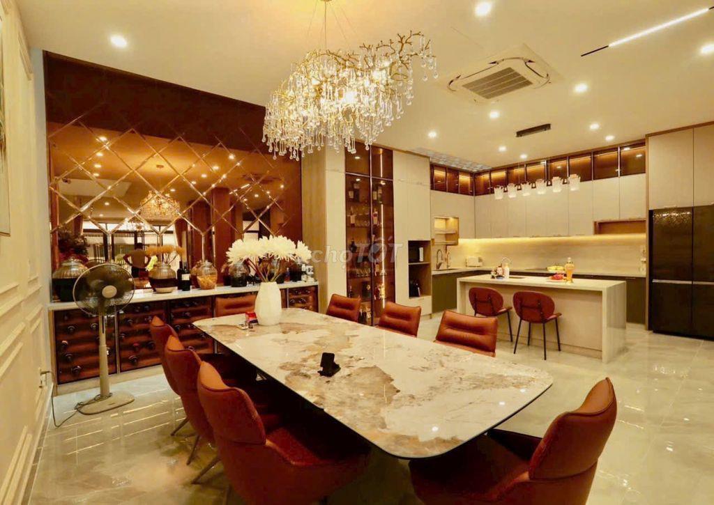 CHO THUÊ SIÊU BIỆT THỰ HẺM 02 Cao Thắng- Ngang 8M. Giá tốt khu vực
