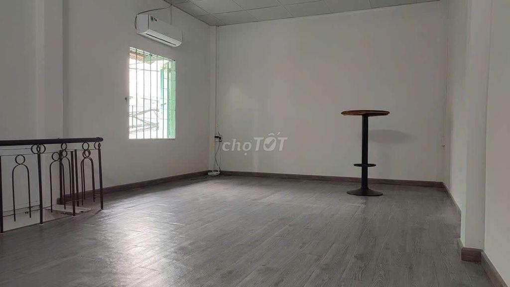 Chính chủ cho thuê nhà hẻm Phạm Văn Bạch, 1 trệt 1 lầu, có máy lạnh