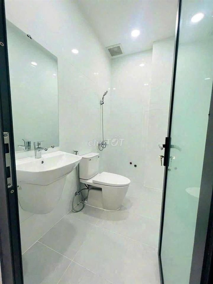 Cần cho thuê nhà MT 64A Nguyễn Phúc Chu P.15 Q.Tân Bình 