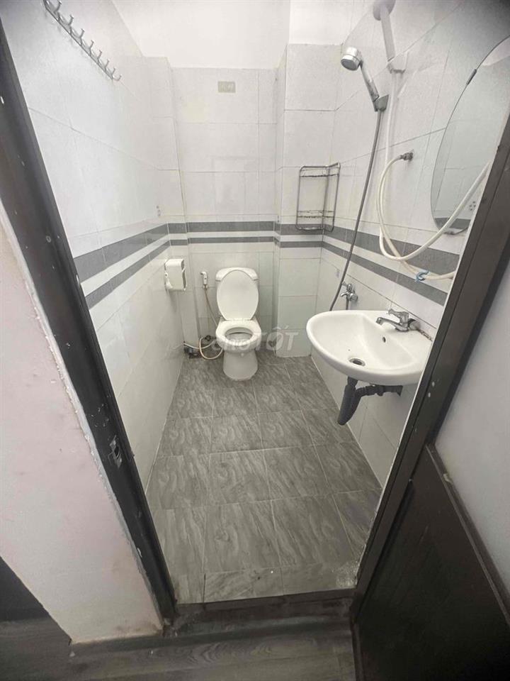 Cho thuê nguyên căn mặt tiền