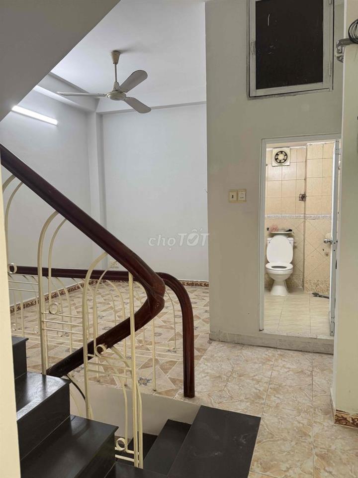 Nhà riêng 3 tầng 3pn hẻm 5m Bành Văn Trân 3