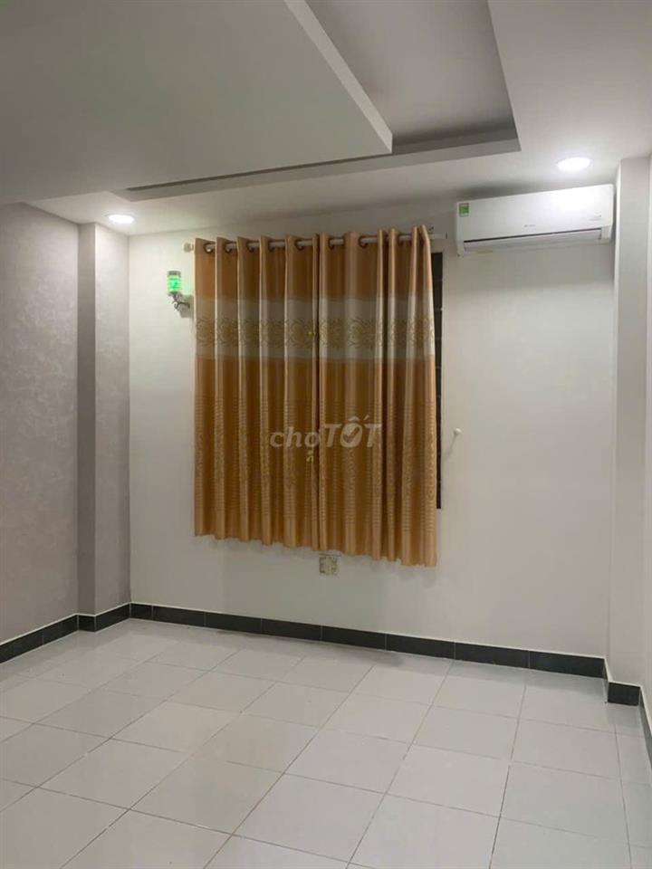 Nhà nguyên căn gần ga T3 vào sân bay đường Hoàng Hoa Thám DTSD 180m2