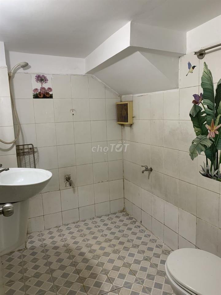 Cho thuê nhà ở đường Đồng Xoài gần chợ Hoàng Hoa Thám DTSD 60m2