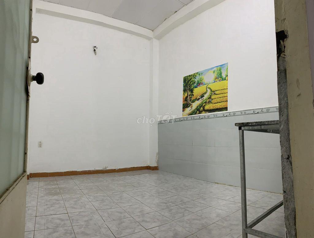 Phòng trọ gần chợ Hoàng Hoa Thám có máy lạnh