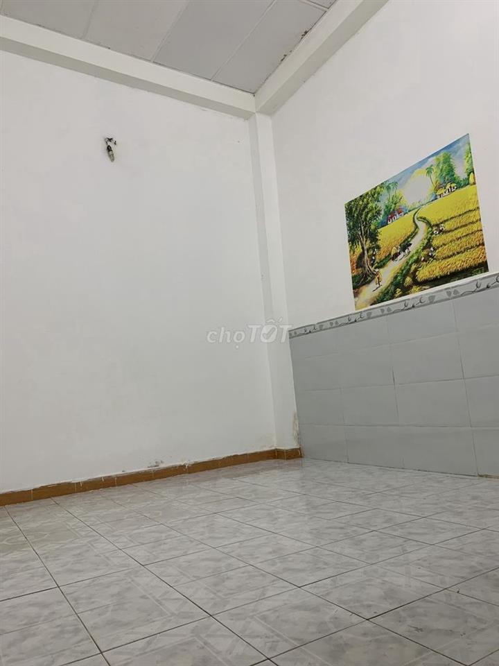 Phòng trọ gần chợ Hoàng Hoa Thám có máy lạnh