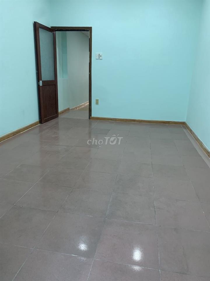 Nhà nguyên căn gần chợ Hoàng Hoa Thám DTSD 140m2