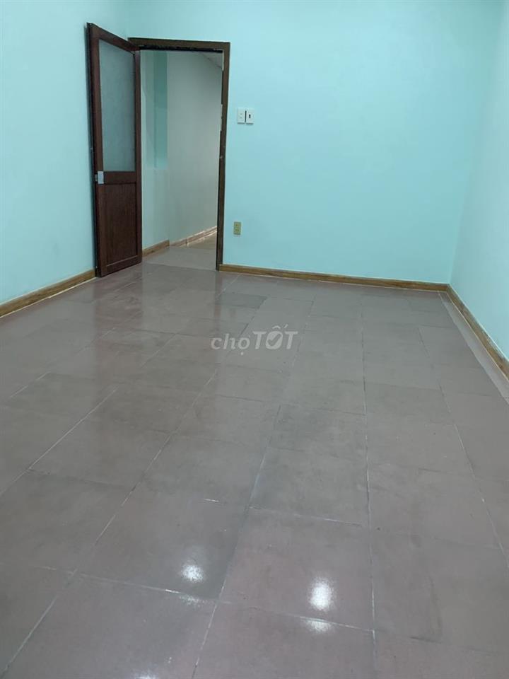 Nhà nguyên căn gần chợ Hoàng Hoa Thám DTSD 140m2