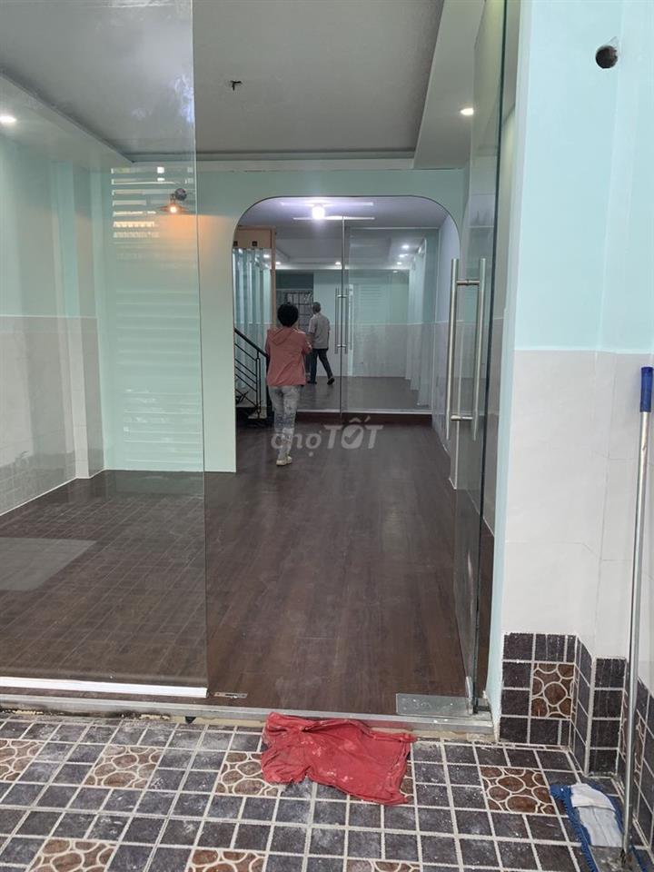 Nhà nguyên căn gần chợ Hoàng Hoa Thám DTSD 140m2