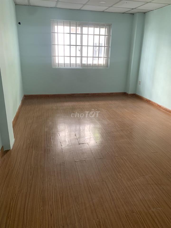Nhà nguyên căn gần chợ Hoàng Hoa Thám DTSD 140m2