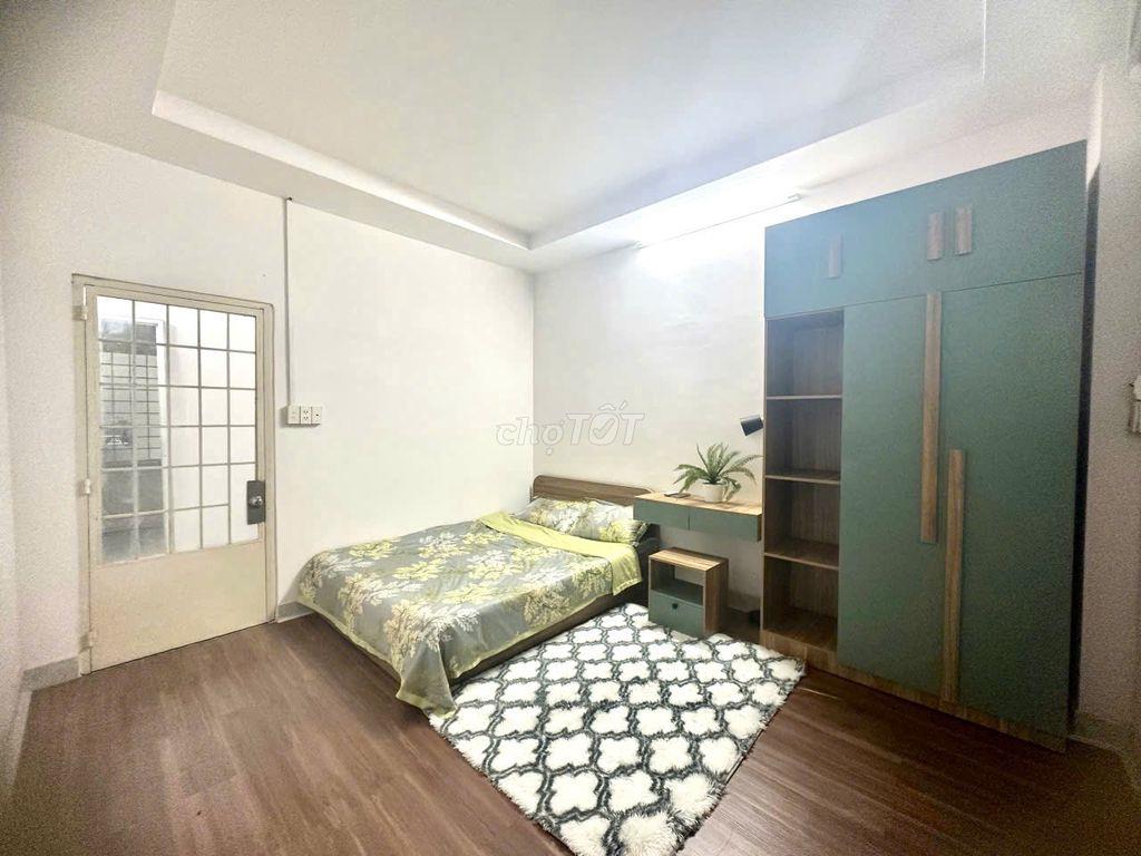 Phòng Lớn 40m2 - Tách Bếp - Full NT - Cộng Hòa giá chỉ 5.4 triệu