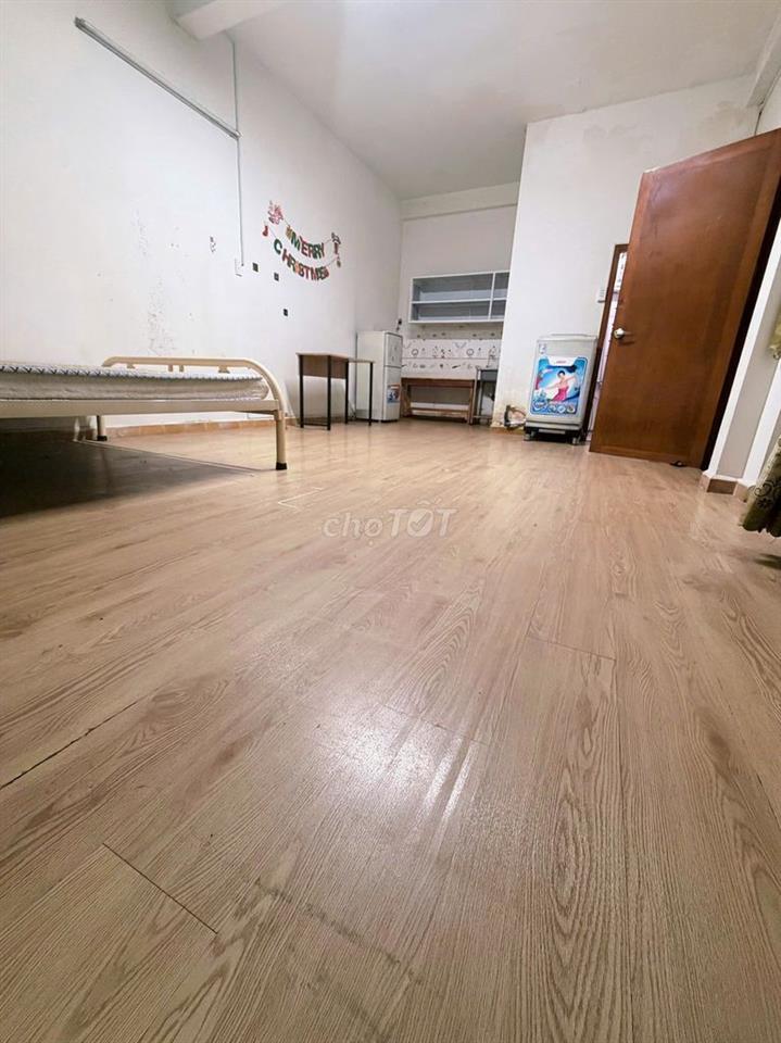 Phòng Lớn 30m2 - Nội Thất - Bình Giã - Cộng Hoà - giá 4tr5