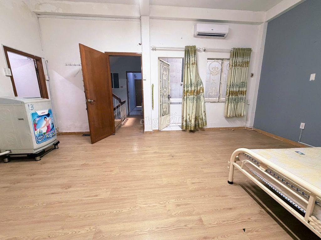 Phòng Lớn 30m2 - Nội Thất - Bình Giã - Cộng Hoà - giá 4tr5