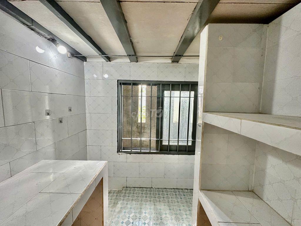 Phòng Trọ Đại Học Văn Hiến 50m - DT 25m2 - Gác - Âu Cơ - giá 3tr7