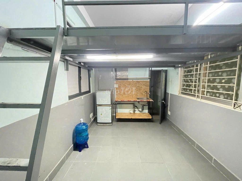 Trọ Cuối Tháng 8  - Ban Công - Full NT - ĐH Công Thương 1km - giá 3tr