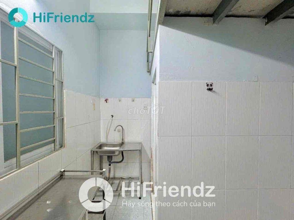 Phòng Cộng Hoà - Hoàng Hoa Thám - Học Viện Hàng Không - giá 3.3 tr
