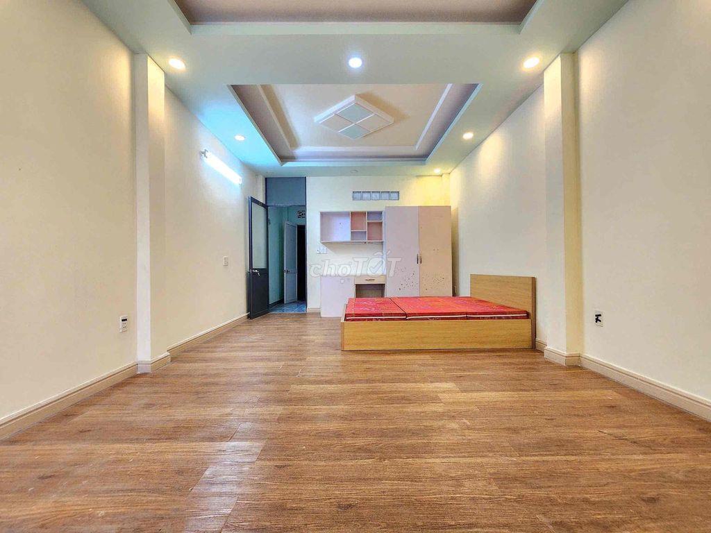 Phòng Lớn 38m2 - 5.3 Triệu - 2 Cửa Trước Sau - Hoàng Hoa Thám