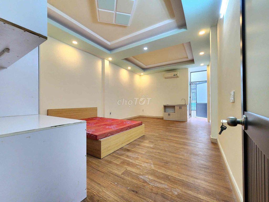 Phòng Lớn 38m2 - 5.3 Triệu - 2 Cửa Trước Sau - Hoàng Hoa Thám