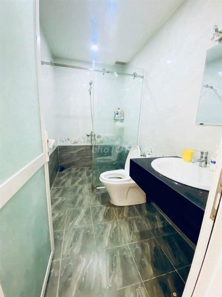 Cho thuê nhà MT 154 Phạm Văn Hai, Tân Sơn Hoà, Hồ Chí Minh 