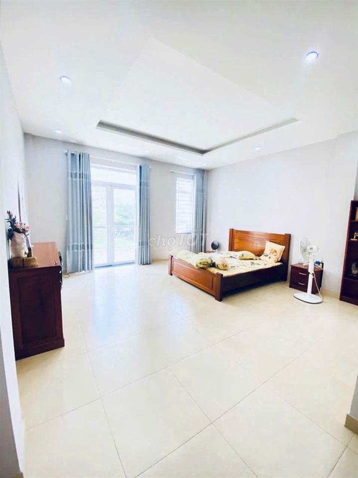 Cho thuê nhà MT 154 Phạm Văn Hai, Tân Sơn Hoà, Hồ Chí Minh 