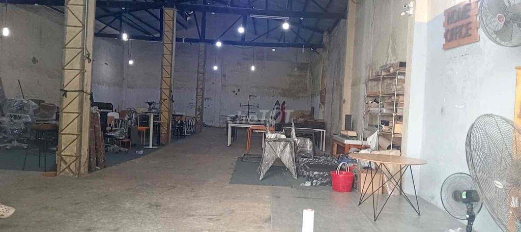 🔴CHO THUÊ KHO 300m2 MẶT TIỀN ĐỒNG ĐEN
