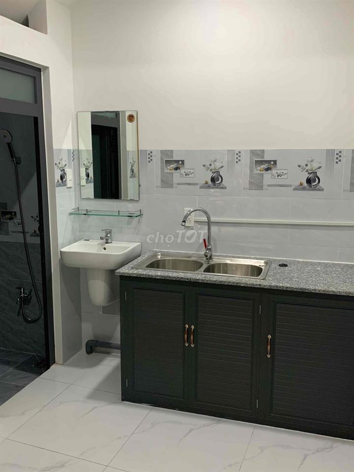 hẻm 55 Nguyễn Phúc Chu, P15, Tân bình, cho thuê nhà 4tr, mới keng