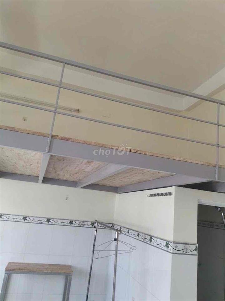 Cho thuê phòng lầu 2 ở Nguyễn Sỹ Sách 3,5tr/thg, có máy lạnh