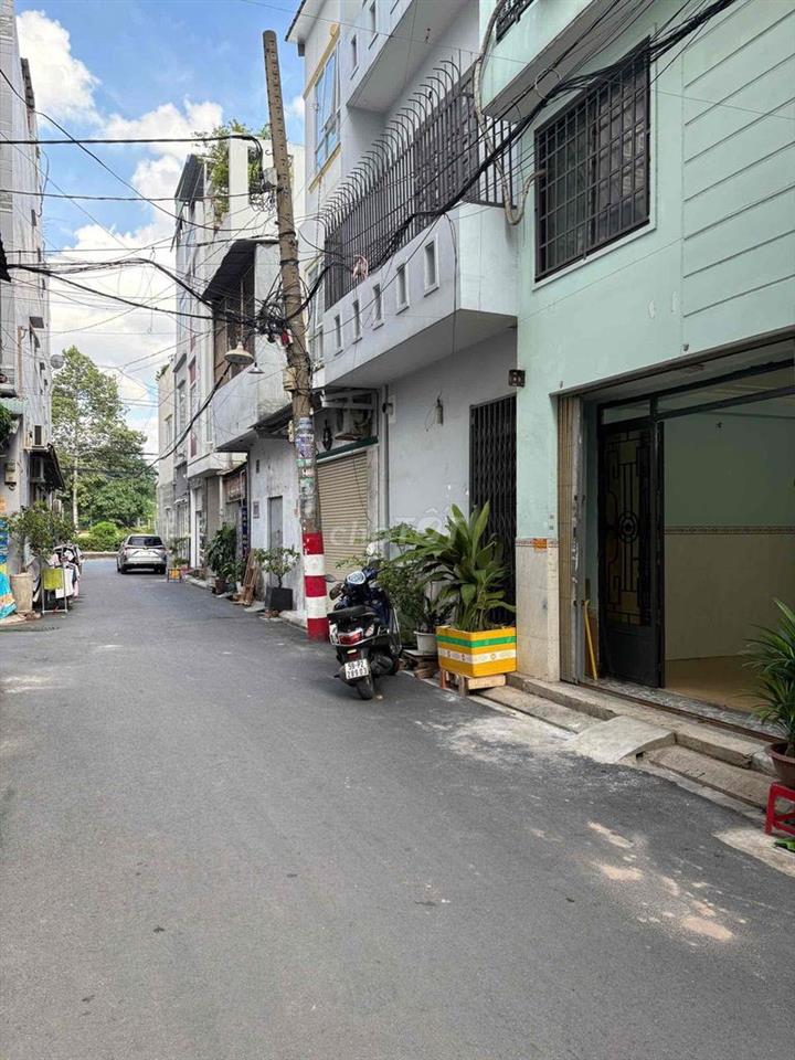 Cho thuê phòng 16m, mặt tiền hẻm rộng, có 1pn, giá 3,5tr/thg
