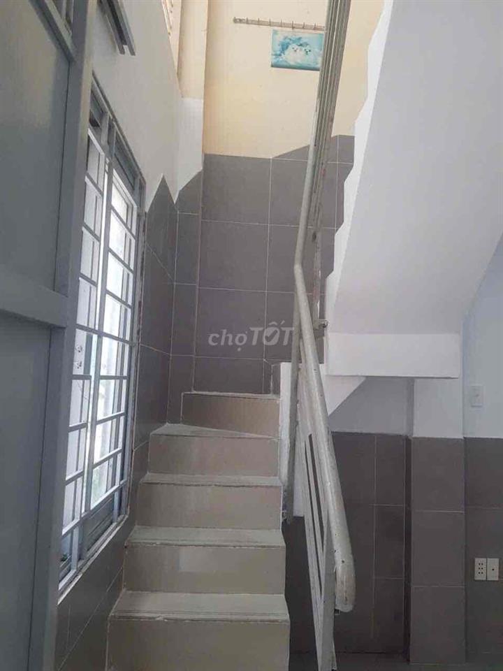 cho thuê nhà nguyên căn ở Cống Lở, 4,5tr/thg, 1 trệt 2 lầu, 3nvs