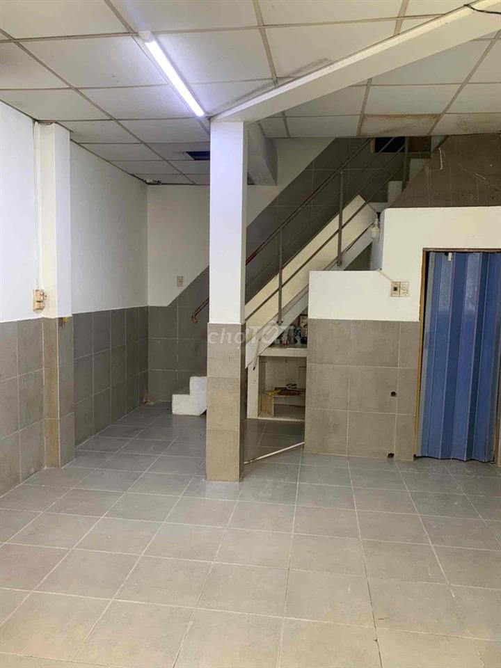 Cho thuê nhà Cống Lở 5,5Tr/thg, 2 lầu, 2pn, 3nvs, có ban công