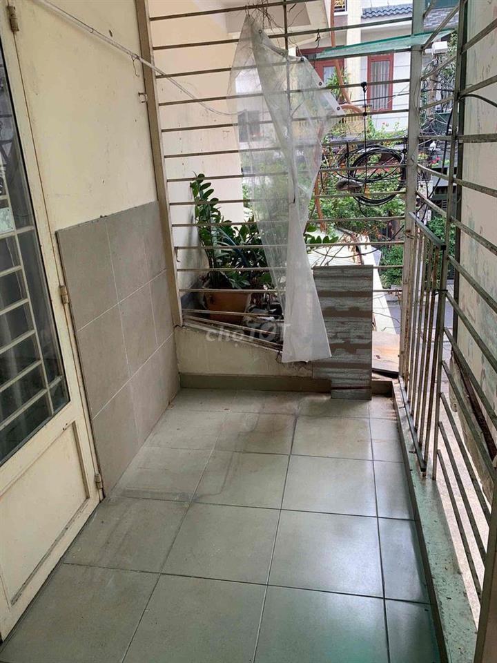 Cho thuê nhà Cống Lở 5,5Tr/thg, 2 lầu, 2pn, 3nvs, có ban công
