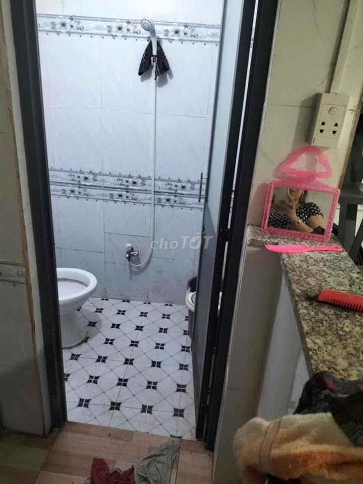 cho thuê nhà nguyên căn 4,5tr/tháng, Nguyễn Sỹ Sách, 1 pngu, 1 toilet