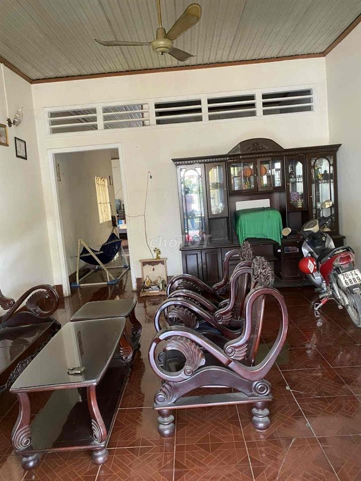 Chính chủ bán nhà mặt tiền Đường Bến kéo f Hoà Thạnh Tây Ninh